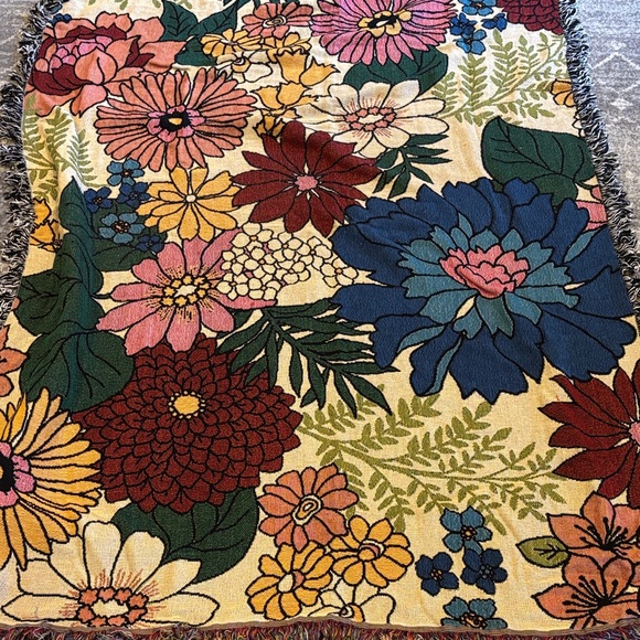 Urban outfitters floral woven throw blanket 50x70 - Picture 2 of 7
